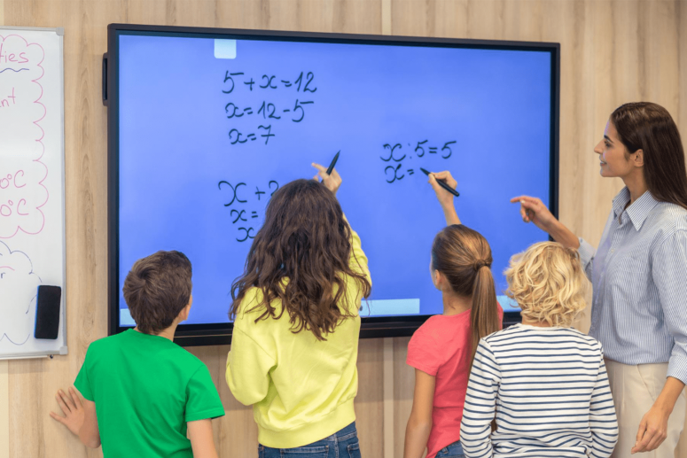 Interaktyvios lentos mokykloms